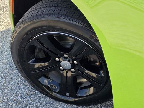 Used 2019 Dodge Charger SXT image 28