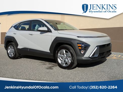 New 2026 Hyundai Kona SE image 1