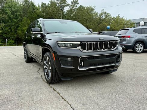 Used 2021 Jeep Grand Cherokee L Overland w/ Luxury Tech Group IV AWD/4WD image 23