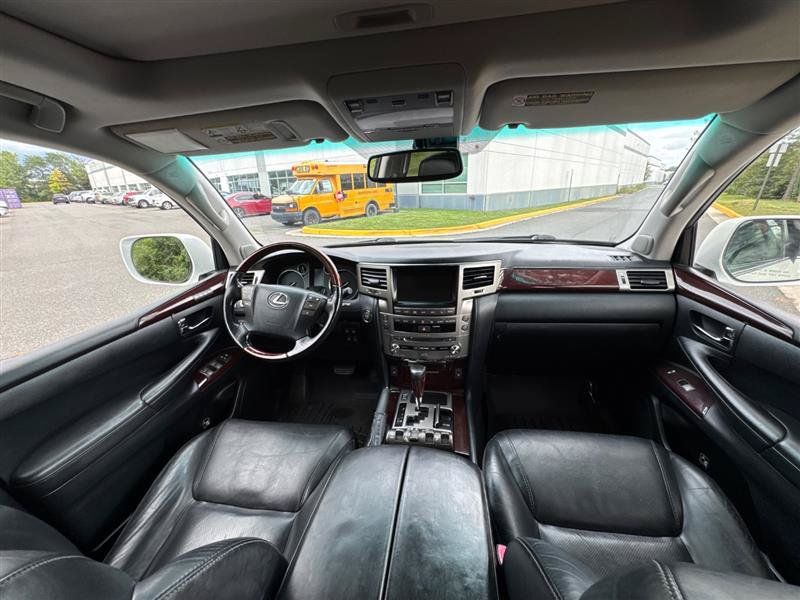 Used 2014 Lexus LX 570 4WD w/ Luxury Package image 32