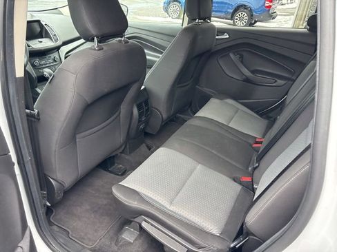 Used 2019 Ford Escape SE image 19