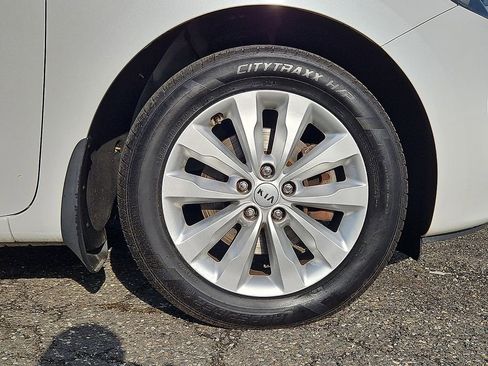 Used 2015 Kia Sedona EX FWD image 9