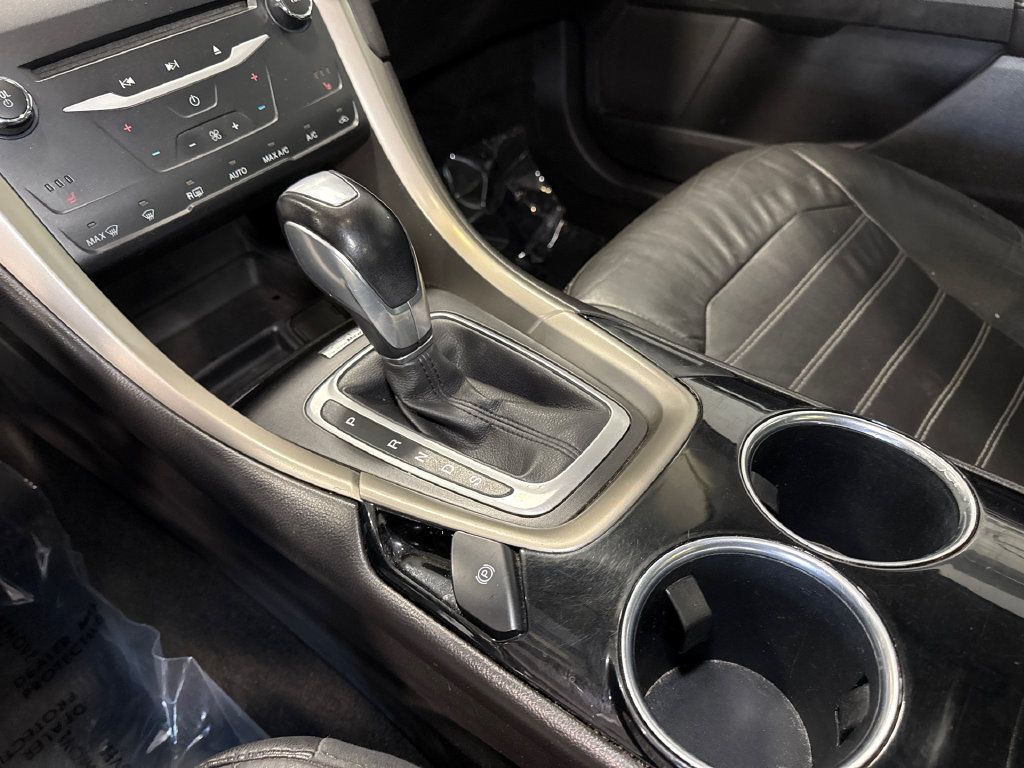 Used 2013 Ford Fusion SE FWD image 17