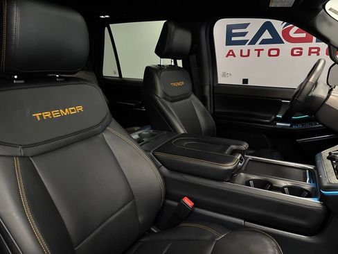 Used 2025 Ford Expedition Tremor AWD/4WD image 37