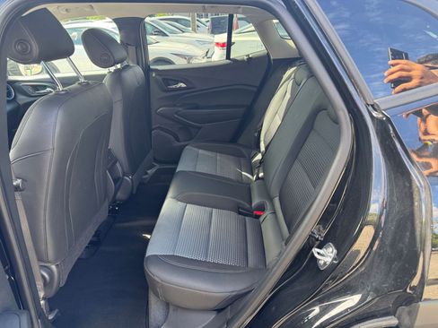 Used 2025 Chevrolet Trax LT w/ LT Convenience Package image 24