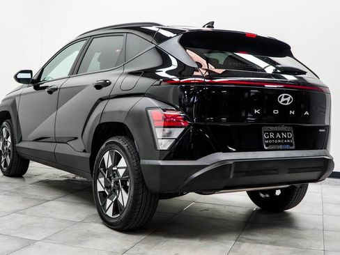 Used 2025 Hyundai Kona SEL image 11