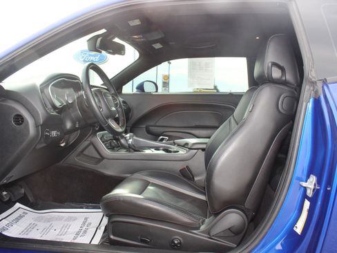 Used 2018 Dodge Challenger GT w/ Driver Convenience Group image 13