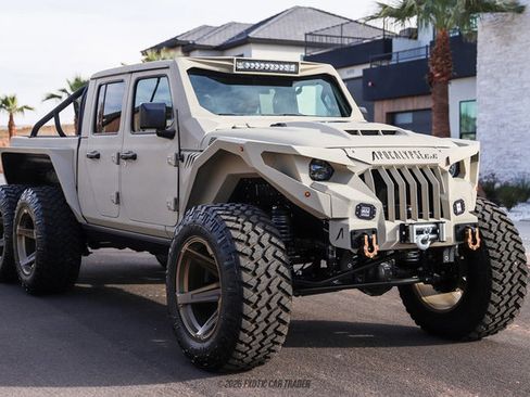 Used 2023 Jeep Gladiator Sport image 12