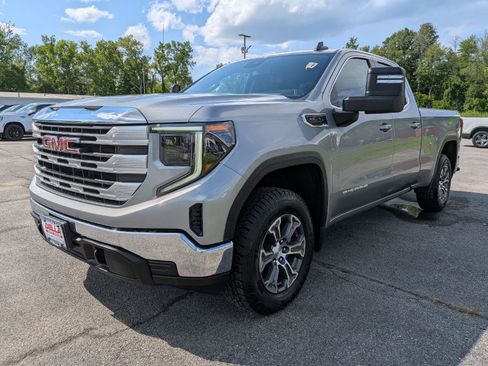 Used 2023 GMC Sierra 1500 SLE w/ X31 Off-Road Package AWD/4WD image 3