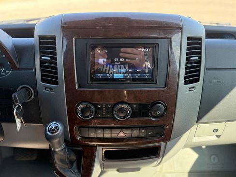 Used 2015 Mercedes-Benz Sprinter 3500 image 18