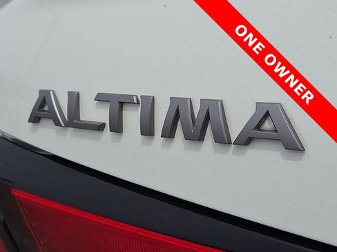 Used 2025 Nissan Altima 2.5 SV FWD image 8