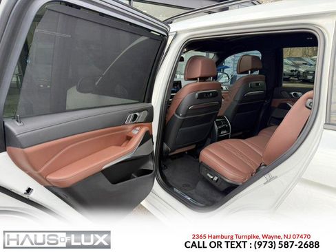 Used 2023 BMW X7 M60i image 37