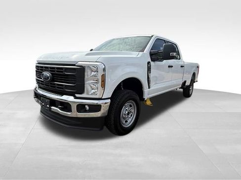 Used 2026 Ford F250 XL w/ FX4 Off-Road Package image 5