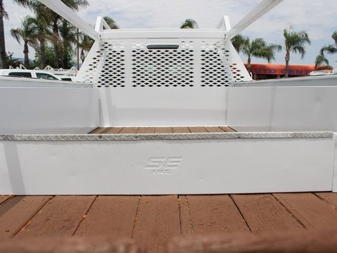 Used 2017 Ford F550 2WD Crew Cab Super Duty image 7