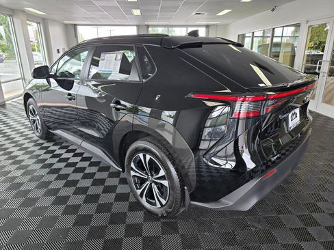 Used 2025 Toyota bZ4X FWD w/ Weather Package image 5