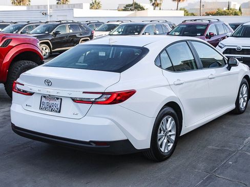 Used 2025 Toyota Camry LE image 9