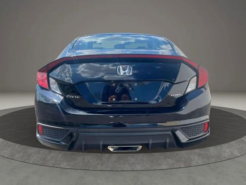 Used 2019 Honda Civic Sport image 6