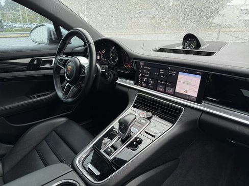 Used 2018 Porsche Panamera 4 AWD/4WD image 18
