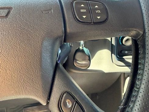 Used 2005 Chevrolet Silverado 2500 LT w/ Heavy-Duty Power Package AWD/4WD image 23