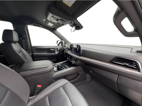 Used 2025 Chevrolet Tahoe LT AWD/4WD image 34