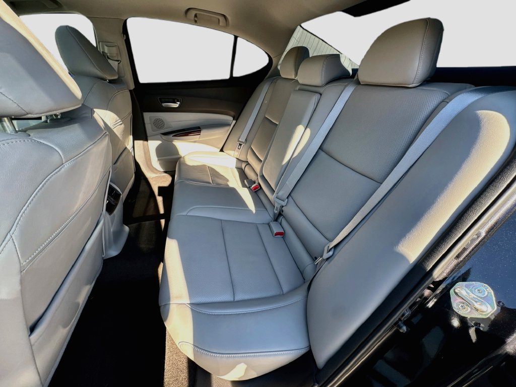 Used 2015 Acura TLX w/ Technology Package FWD image 30