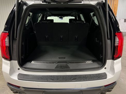 New 2026 GMC Yukon XL AT4 AWD/4WD image 11