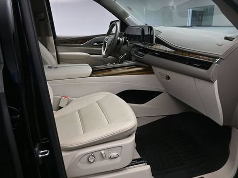 Used 2022 Cadillac Escalade ESV Sport Platinum AWD/4WD image 27
