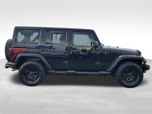 Used 2016 Jeep Wrangler Unlimited Sahara AWD/4WD image 2