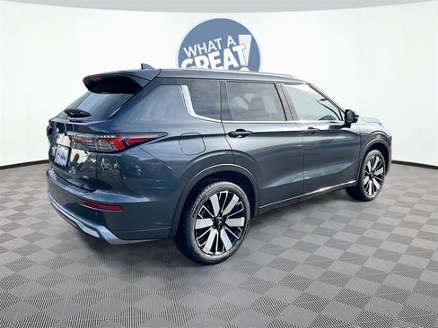 New 2026 Mitsubishi Outlander SEL image 6