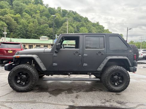 Used 2017 Jeep Wrangler Unlimited Rubicon AWD/4WD image 6