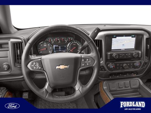 Used 2018 Chevrolet Silverado 1500 LTZ AWD/4WD image 4