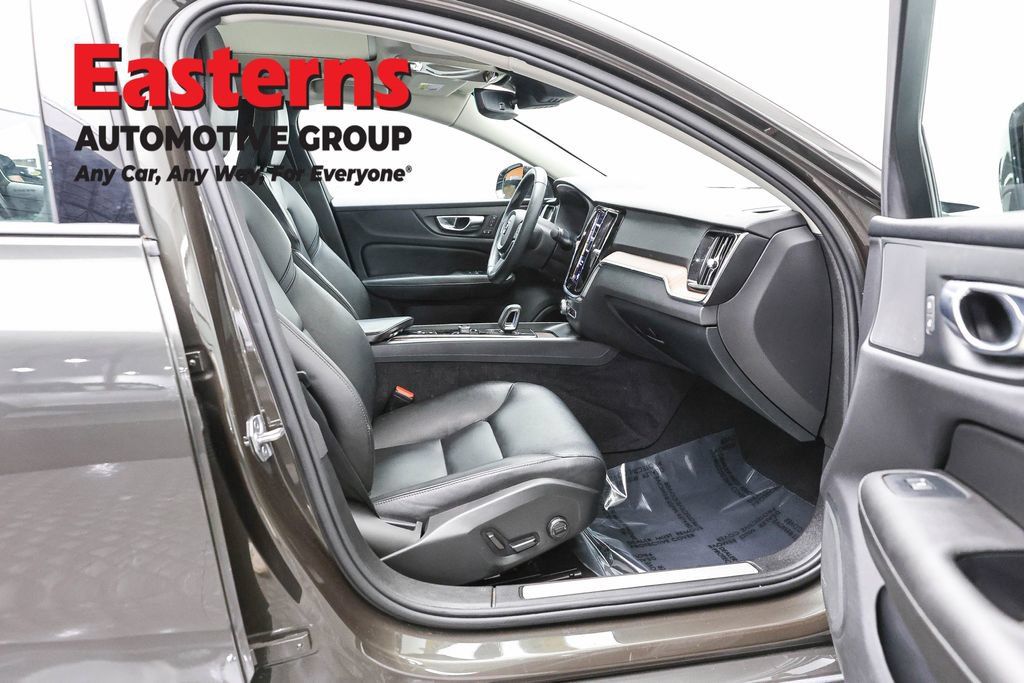 Used 2022 Volvo S60 B5 Inscription AWD/4WD image 27