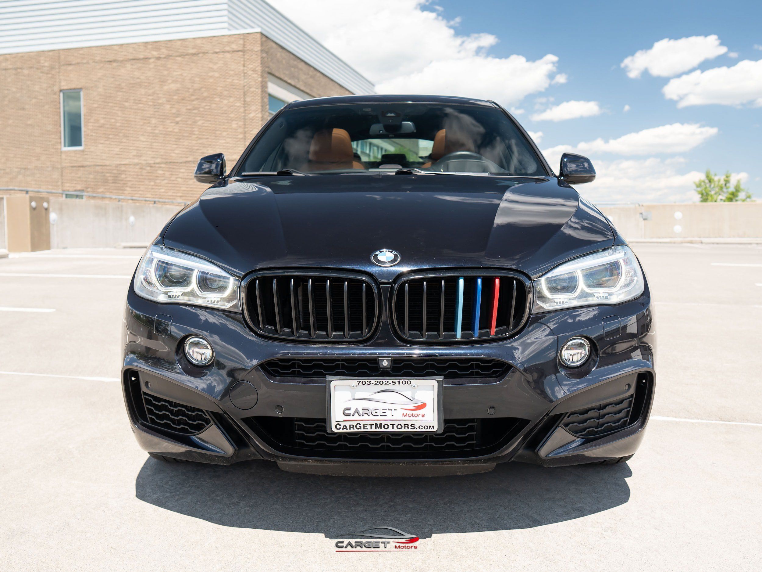 Used 2017 BMW X6 xDrive50i w/ Dynamic Handling Package AWD/4WD image 2