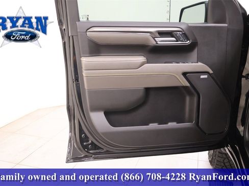 Used 2024 Chevrolet Silverado 1500 ZR2 image 9