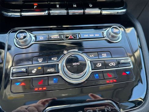 Used 2022 Lincoln Corsair Reserve w/ Equipment Group 201A image 16