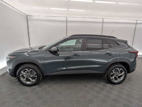 New 2026 Chevrolet Trax LT w/ Driver Confidence Package FWD image 3