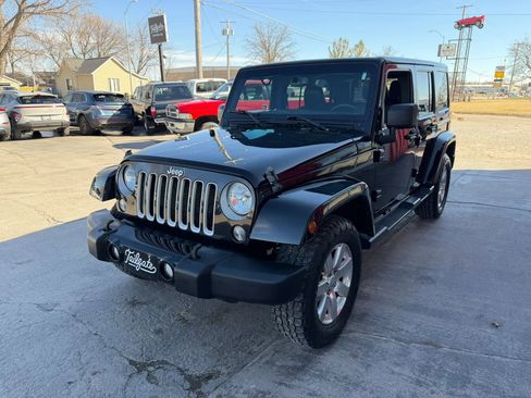 Used 2016 Jeep Wrangler Unlimited Sahara w/ Max Tow Package image 4