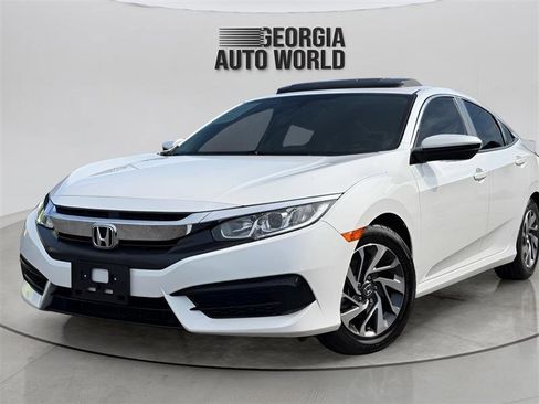 Used 2018 Honda Civic EX image 5