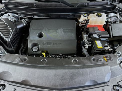 Used 2024 Buick Enclave Avenir w/ Avenir Technology Package image 32