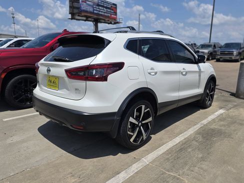 Used 2021 Nissan Rogue Sport SL FWD image 14