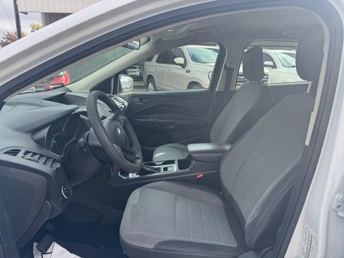 Used 2019 Ford Escape S image 12