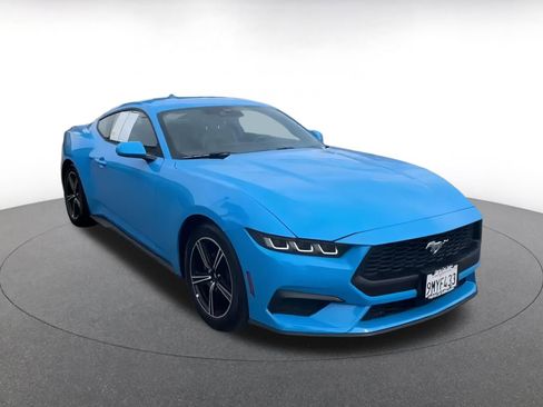 Used 2024 Ford Mustang Premium image 3