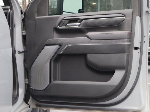 Used 2024 GMC Sierra 2500 AT4X image 25