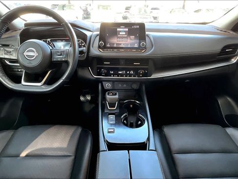 Used 2023 Nissan Rogue SV w/ SV Premium B Package image 15