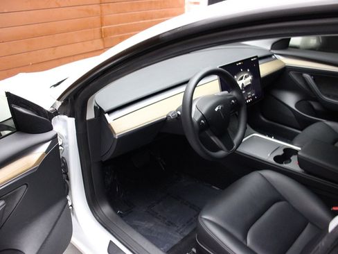 Used 2023 Tesla Model 3 Standard Range image 63