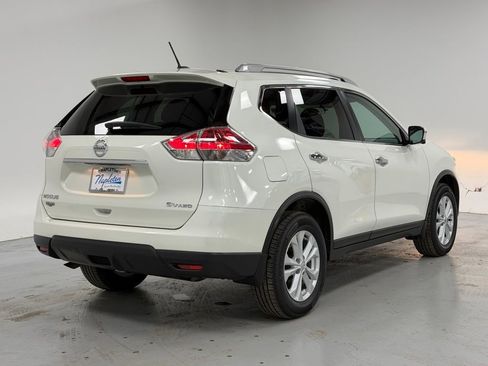 Used 2016 Nissan Rogue SV w/ SV Premium Package image 4