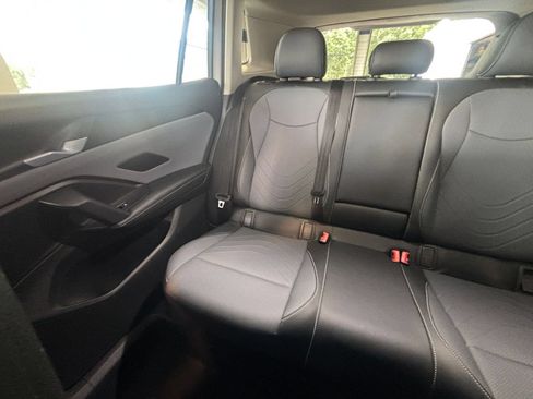 Used 2026 Volkswagen Tiguan SE AWD/4WD image 40
