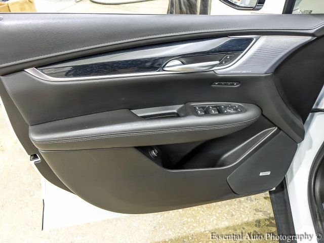 Certified 2024 Cadillac XT5 Premium Luxury w/ LPO, Floor Liner Package AWD/4WD image 20