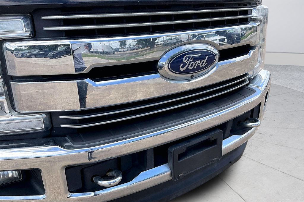 Used 2018 Ford F350 Lariat w/ Lariat Ultimate Package AWD/4WD image 32