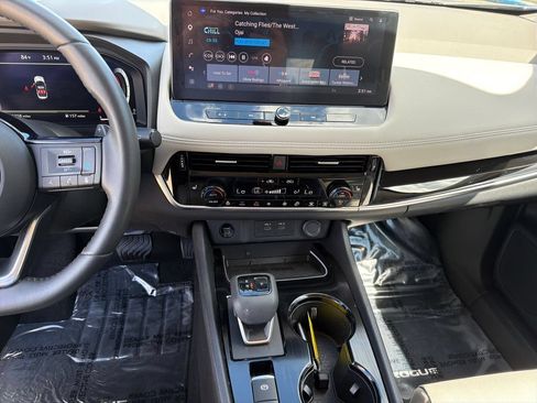Used 2024 Nissan Rogue SL w/ SL Premium Package AWD/4WD image 17